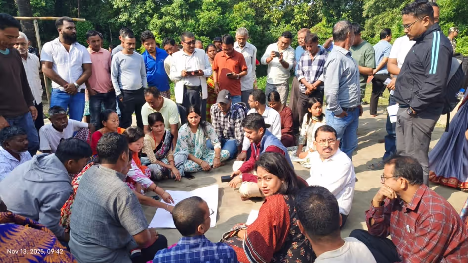 तमुलपुर डीसी ने वाइब्रेंट विलेज प्रोग्राम-II के तहत सीमावर्ती गांवों के मुद्दों पर त्वरित कार्रवाई का वादा किया तमुलपुर डीसी ने वाइब्रेंट विलेज प्रोग्राम-II के तहत सीमावर्ती गांवों के मुद्दों पर त्वरित कार्रवाई का वादा किया