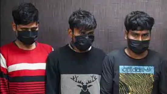 20 लाख की चोरी का खुलासा, नोएडा पुलिस ने तीन और लोगों को पकड़ा 20 लाख की चोरी का खुलासा, नोएडा पुलिस ने तीन और लोगों को पकड़ा