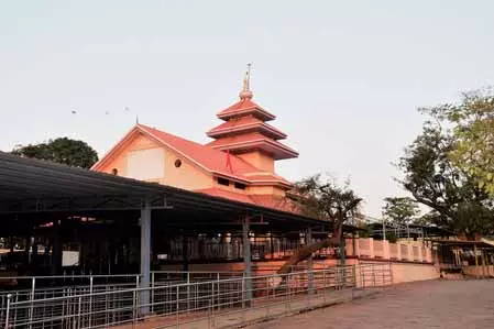 सतपुड़ा पर्वतमाला में देवमोगरा धाम के दर्शन करेंगे पीएम मोदी, जानिए मंदिर का पौराणिक इतिहास सतपुड़ा पर्वतमाला में देवमोगरा धाम के दर्शन करेंगे पीएम मोदी, जानिए मंदिर का पौराणिक इतिहास