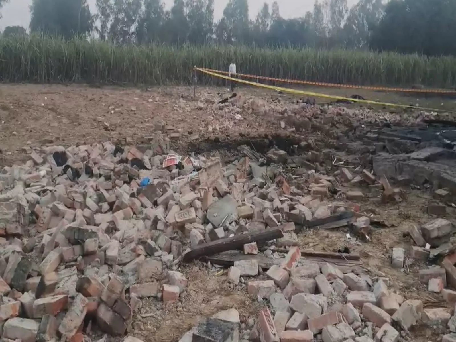 Barabanki में पटाखा फैक्ट्री में आग लगने से दो की मौत, चार घायल Barabanki में पटाखा फैक्ट्री में आग लगने से दो की मौत, चार घायल