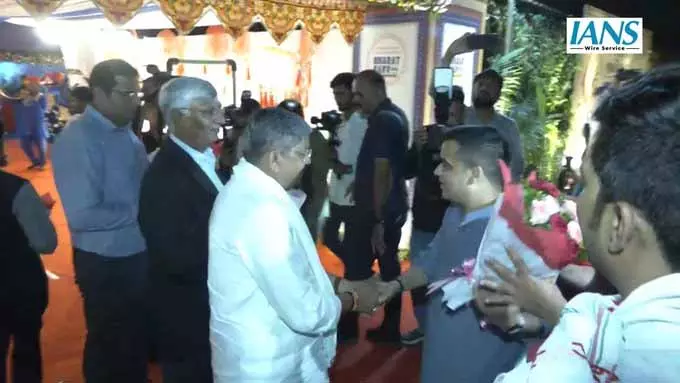 डिप्टी सीएम हर्ष संघवी ने स्टैच्यू ऑफ यूनिटी पर भारत एकता पर्व में की भागीदारी डिप्टी सीएम हर्ष संघवी ने स्टैच्यू ऑफ यूनिटी पर भारत एकता पर्व में की भागीदारी
