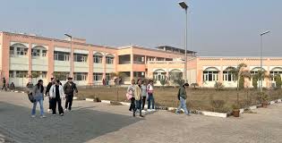 Ludhiana : सरकारी समय सीमा का उल्लंघन, सहायता प्राप्त कॉलेज लड़खड़ाए