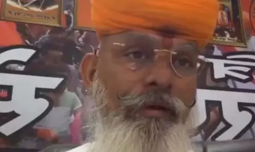 थाना प्रभारी को सूदखोर तोमर के समर्थक ने धमकी दी, Video