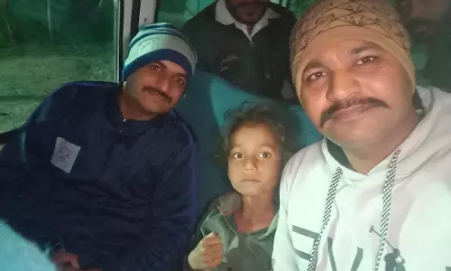 MP : हाटपिपलिया में रिश्तेदार द्वारा अपहृत 5 वर्षीय बच्चे को पुलिस ने बचाया MP : हाटपिपलिया में रिश्तेदार द्वारा अपहृत 5 वर्षीय बच्चे को पुलिस ने बचाया