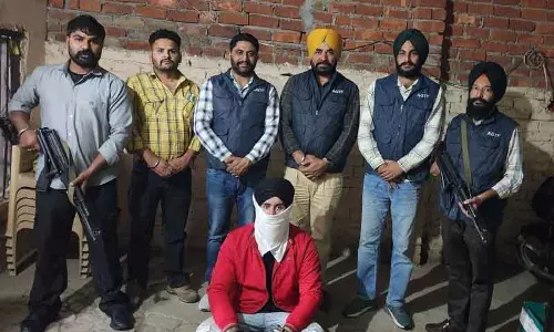 गैंगस्टर जग्गू भवनपुरिया का सहयोगी Batala में गिरफ्तार, हथियार जब्त गैंगस्टर जग्गू भवनपुरिया का सहयोगी Batala में गिरफ्तार, हथियार जब्त