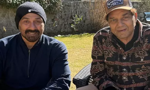 शर्म नहीं आती, मीडिया पर फूटा सनी देओल का गुस्सा शर्म नहीं आती, मीडिया पर फूटा सनी देओल का गुस्सा
