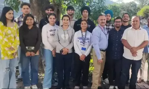 Jammu: डीवाईडी छात्रों ने जल संयंत्र के संचालन की जानकारी हासिल की Jammu: डीवाईडी छात्रों ने जल संयंत्र के संचालन की जानकारी हासिल की