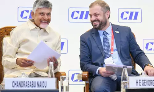 आंध्र प्रदेश के CM ने निवेश के लिए शीघ्र मंजूरी का वादा किया आंध्र प्रदेश के CM ने निवेश के लिए शीघ्र मंजूरी का वादा किया