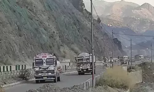 Srinagar-Jammu राष्ट्रीय राजमार्ग दोतरफा यातायात के लिए खुला रहेगा Srinagar-Jammu राष्ट्रीय राजमार्ग दोतरफा यातायात के लिए खुला रहेगा