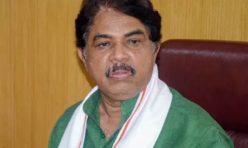 BJP ने पेट्रोल मूल्य वृद्धि प्रस्ताव के लिए सिद्धारमैया सरकार की आलोचना की BJP ने पेट्रोल मूल्य वृद्धि प्रस्ताव के लिए सिद्धारमैया सरकार की आलोचना की
