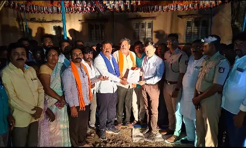 Shirhatti : विधायकों का रात्रिकालीन धरना समाप्त Shirhatti : विधायकों का रात्रिकालीन धरना समाप्त