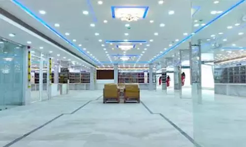वातानुकूलित अन्ना सिल्क सेल्स कॉम्प्लेक्स का CM ने किया उद्घाटन वातानुकूलित अन्ना सिल्क सेल्स कॉम्प्लेक्स का CM ने किया उद्घाटन