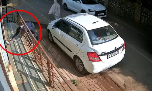 चोरी का अजीब मामला, एक अखबार को बनाया निशाना चोरी का अजीब मामला, एक अखबार को बनाया निशाना