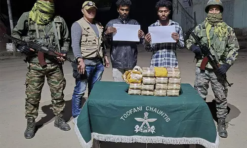 असम राइफल्स ने मिजोरम के सैतुअल जिले में 45 करोड़ रुपये मूल्य की मेथामफेटामाइन गोलियां जब्त कीं असम राइफल्स ने मिजोरम के सैतुअल जिले में 45 करोड़ रुपये मूल्य की मेथामफेटामाइन गोलियां जब्त कीं