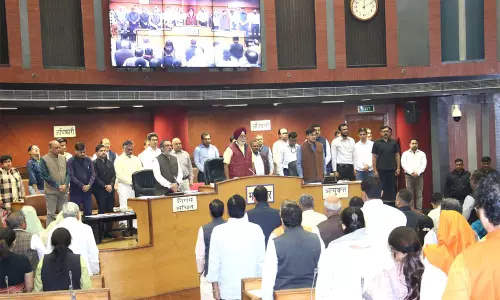 दिल्ली MCD ने दैनिक वेतनभोगी सफाई कर्मचारियों को नियमित करने का प्रस्ताव पारित किया
