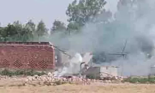 Barabanki में पटाखा फैक्ट्री में भीषण विस्फोट, दो की मौत Barabanki में पटाखा फैक्ट्री में भीषण विस्फोट, दो की मौत