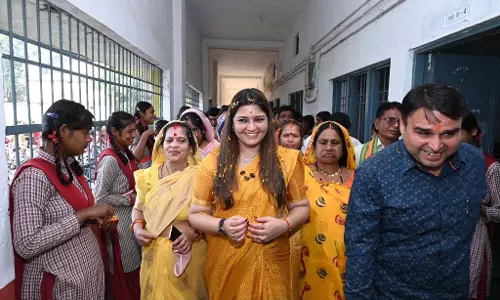 विधायक भावना बोहरा ने छात्राओं को वितरित की साइकिलें