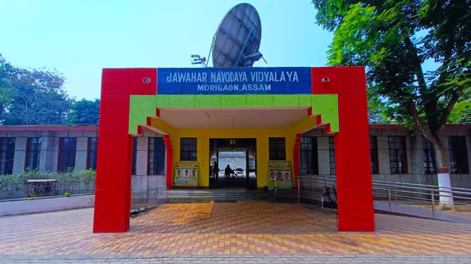 Assam : मोरीगांव स्कूल में रैगिंग की घटना के बाद शिक्षक निलंबित, 9 छात्रों का तबादला