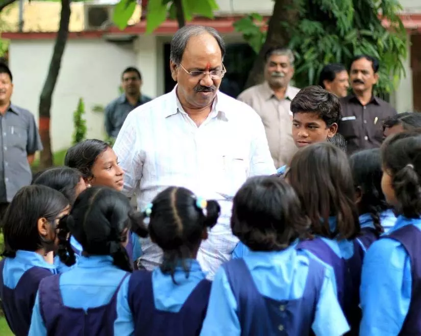 बच्चों की मुस्कान में ही राष्ट्र का उज्जवल भविष्य बसता है : MP बृजमोहन अग्रवाल बच्चों की मुस्कान में ही राष्ट्र का उज्जवल भविष्य बसता है : MP बृजमोहन अग्रवाल