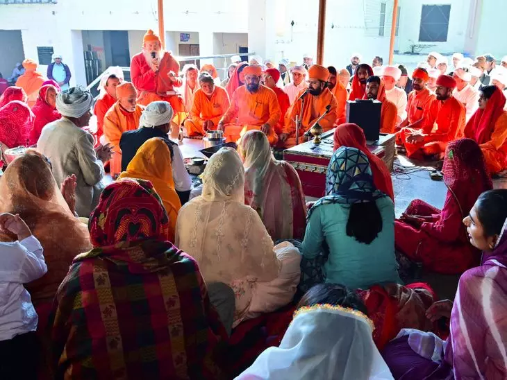 Hisar: गुरु जम्भेश्वर मेले का आयोजन, श्रद्धालुओं की भीड़ Hisar: गुरु जम्भेश्वर मेले का आयोजन, श्रद्धालुओं की भीड़