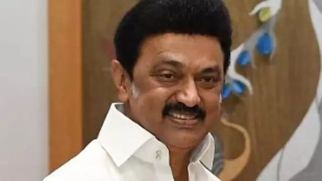 CM ने कैंसर के निदान के लिए एक मोबाइल मेडिकल टीम का उद्घाटन किया CM ने कैंसर के निदान के लिए एक मोबाइल मेडिकल टीम का उद्घाटन किया