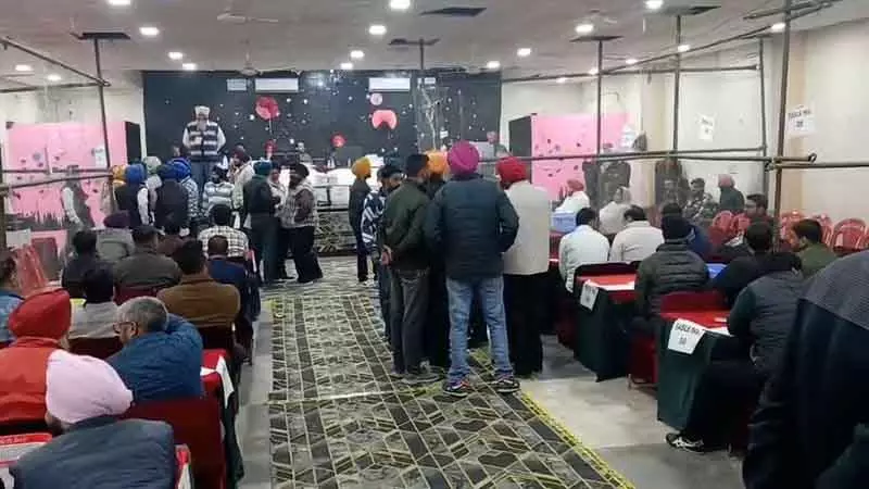 Tarn Taran उपचुनाव लाइव: 8 राउंड में AAP के हरमीत सिंह संधू आगे Tarn Taran उपचुनाव लाइव: 8 राउंड में AAP के हरमीत सिंह संधू आगे