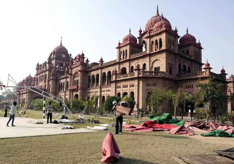 खालसा कॉलेज में Amritsar साहित्य महोत्सव और पुस्तक मेले के लिए मंच तैयार खालसा कॉलेज में Amritsar साहित्य महोत्सव और पुस्तक मेले के लिए मंच तैयार