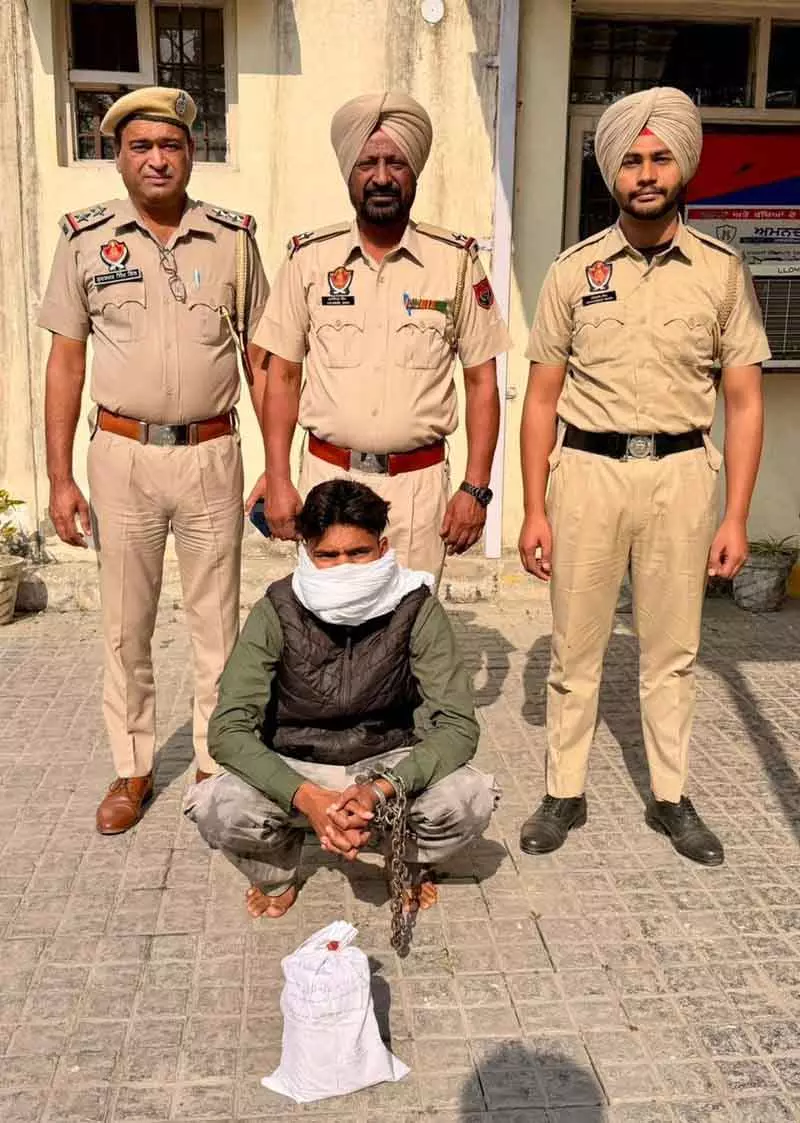 Amritsar 538 ग्राम हेरोइन के साथ ड्रग तस्कर गिरफ्तार Amritsar 538 ग्राम हेरोइन के साथ ड्रग तस्कर गिरफ्तार