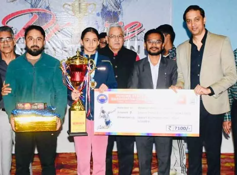 Jalandhar सान्वी ने तिहरा खिताब जीता; रल्लन और चहल ने राज्य बैडमिंटन खिताब जीते Jalandhar सान्वी ने तिहरा खिताब जीता; रल्लन और चहल ने राज्य बैडमिंटन खिताब जीते