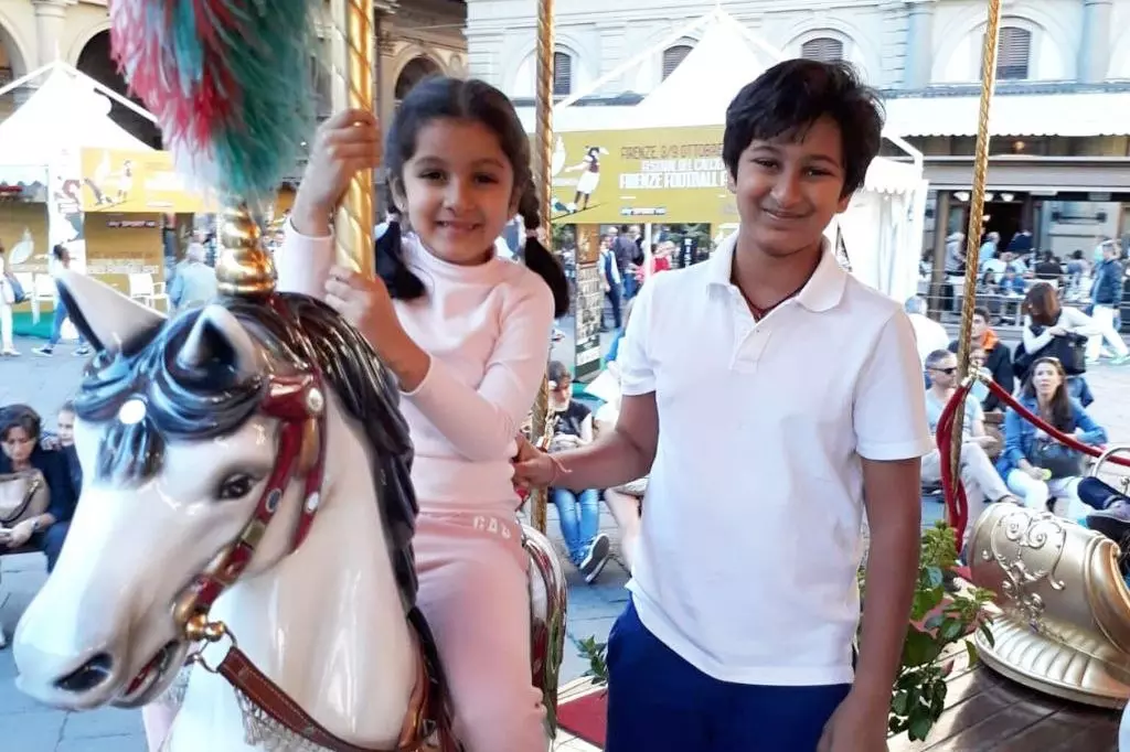 Namrata Shirodkar ने अपने दो पसंदीदा नन्हे इंसानों को बाल दिवस की शुभकामनाएं दीं Namrata Shirodkar ने अपने दो पसंदीदा नन्हे इंसानों को बाल दिवस की शुभकामनाएं दीं