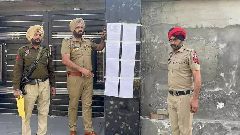 Jalandhar ईडी ने ड्रग तस्कर की 50 लाख रुपये की संपत्ति जब्त की Jalandhar ईडी ने ड्रग तस्कर की 50 लाख रुपये की संपत्ति जब्त की