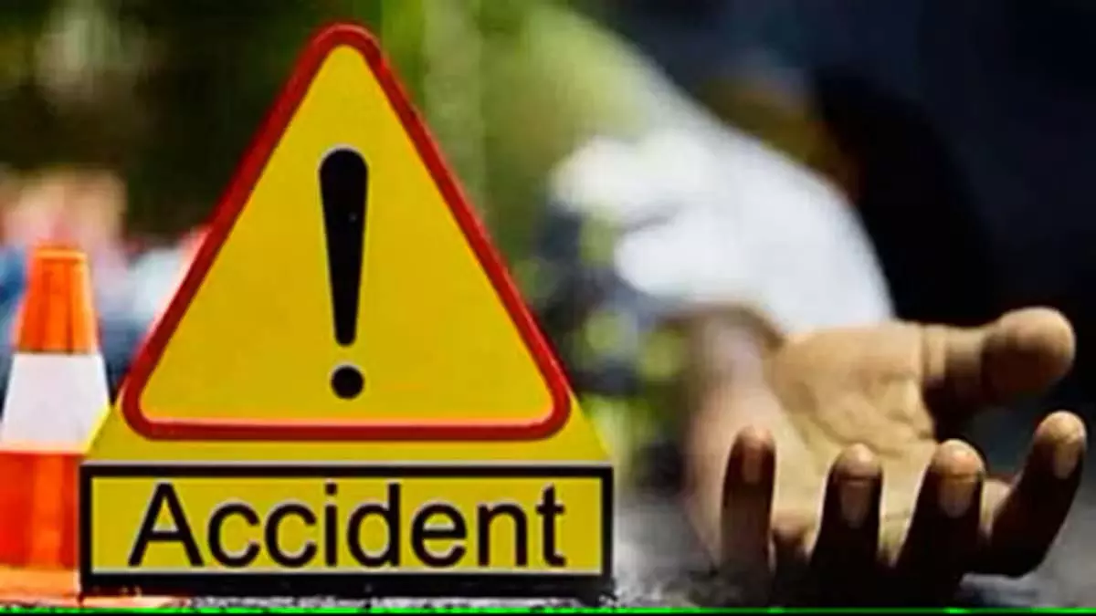 Bhopal : तेज रफ्तार कार चालक ने घायल ऑटो चालक को अस्पताल के पास छोड़ा, पीड़ित की मौत Bhopal : तेज रफ्तार कार चालक ने घायल ऑटो चालक को अस्पताल के पास छोड़ा, पीड़ित की मौत