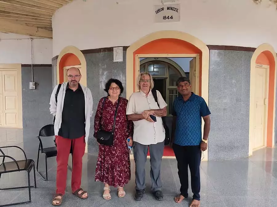 Karnataka : फ्रांसीसी पुरातत्वविद् सरजले गिरिक ने सुरपुर का दौरा किया Karnataka : फ्रांसीसी पुरातत्वविद् सरजले गिरिक ने सुरपुर का दौरा किया