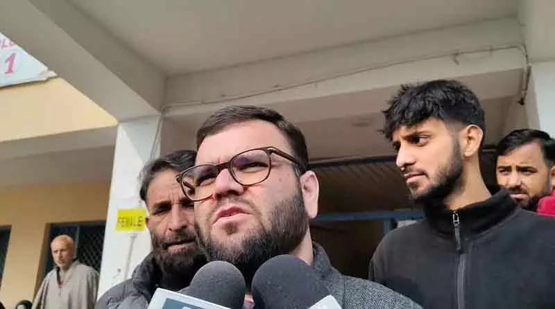 Budgam उपचुनाव में पीडीपी के आगा मुंतजिर को मामूली बढ़त Budgam उपचुनाव में पीडीपी के आगा मुंतजिर को मामूली बढ़त