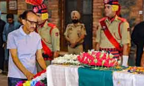 ANANTNAG सकीना ने शहीद हिमायूं मुज्जमिल मेमोरियल के प्लेटिनम जुबली समारोह को संबोधित किया