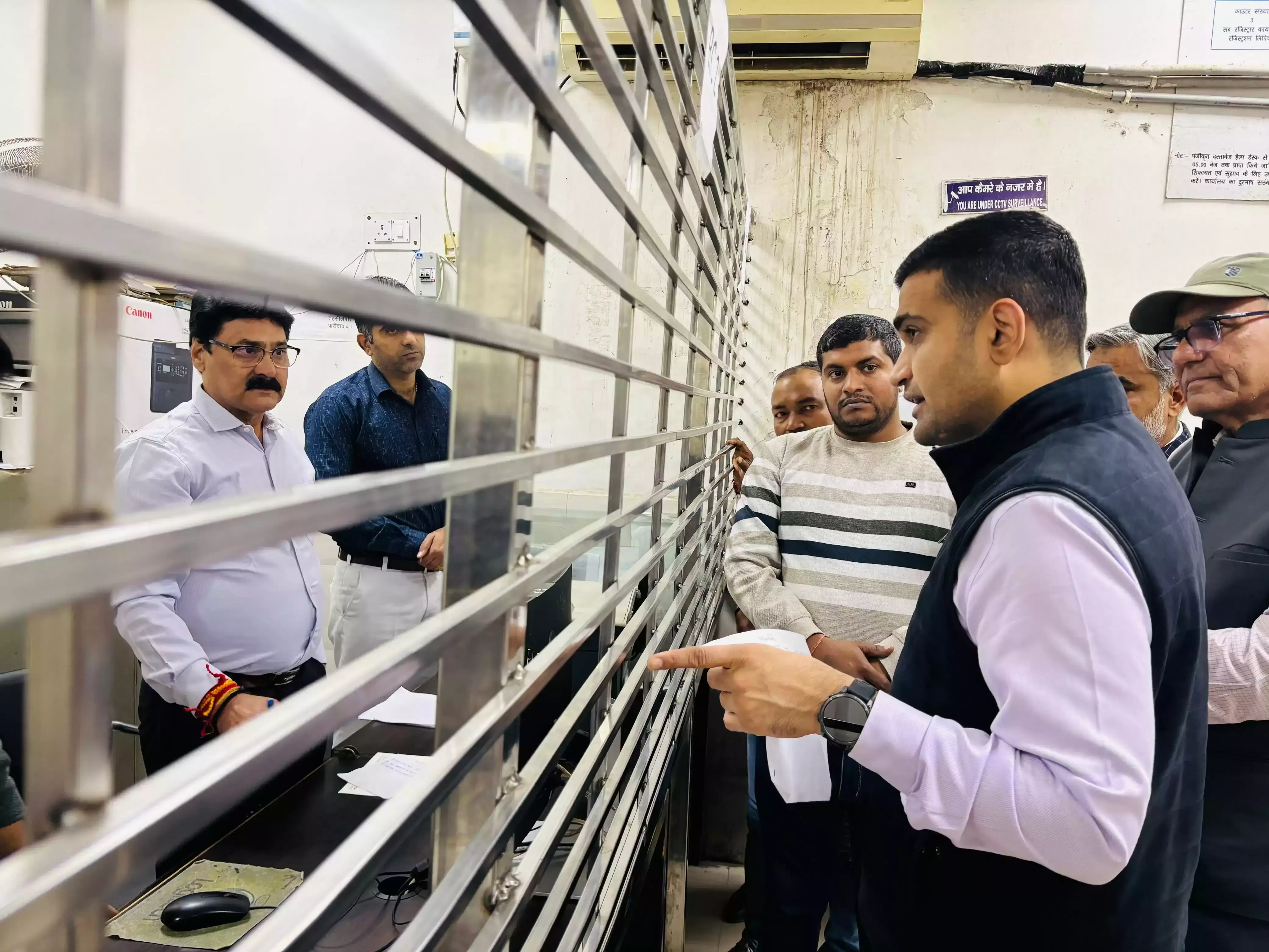 Faridabad: फरीदाबाद उपमंडल कार्यालय का निरीक्षण, डीसी ने दिए निर्देश Faridabad: फरीदाबाद उपमंडल कार्यालय का निरीक्षण, डीसी ने दिए निर्देश