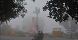 Noida में सब-रजिस्ट्रार ऑफिस और सोसायटी की बिजली गुल में भुगतान नहीं हो रहा