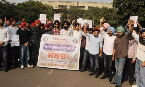 Punjab विश्वविद्यालय के प्रदर्शनकारियों के समर्थन में GNDU के छात्रों ने रैली निकाली