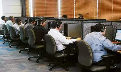 Belgaum में फर्जी कॉल सेंटर का पता चला; अमेरिकी नागरिकों से धोखाधड़ी के आरोप में 33 गिरफ्तार Belgaum में फर्जी कॉल सेंटर का पता चला; अमेरिकी नागरिकों से धोखाधड़ी के आरोप में 33 गिरफ्तार