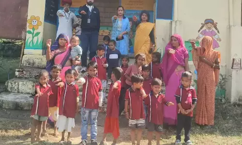 Jaipur: 63 हजार आंगनबाड़ियों में बच्चों ने देशभक्ति गीतों से भरा माहौल Jaipur: 63 हजार आंगनबाड़ियों में बच्चों ने देशभक्ति गीतों से भरा माहौल