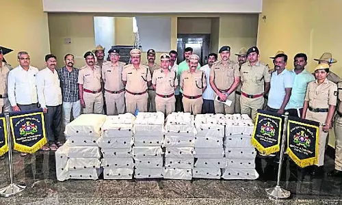 अमेरिकियों के खिलाफ धोखाधड़ी: 33 आरोपी गिरफ्तार