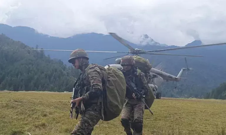 Arunachal में सेना और वायु सेना का संयुक्त बहु-क्षेत्रीय अभ्यास संपन्न Arunachal में सेना और वायु सेना का संयुक्त बहु-क्षेत्रीय अभ्यास संपन्न