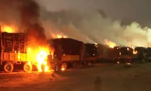 बागलकोट में गन्ने से लदे ट्रैक्टरों में आग, कर्नाटक CM ने दिए जांच के आदेश