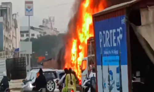 Pune-बेंगलुरु राजमार्ग पर ट्रक ने कई वाहनों को टक्कर मारी, सात लोगों की मौत Pune-बेंगलुरु राजमार्ग पर ट्रक ने कई वाहनों को टक्कर मारी, सात लोगों की मौत