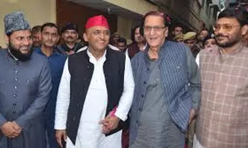 Bareilly: समाज को जोड़ने वाले शेर, वसीम बरेलवी और अखिलेश यादव की बात