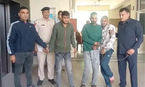 Sonipat: शौक पूरा करने के लिए चोरी करता था ई-रिक्शा गिरोह, पुलिस ने पकड़ा Sonipat: शौक पूरा करने के लिए चोरी करता था ई-रिक्शा गिरोह, पुलिस ने पकड़ा