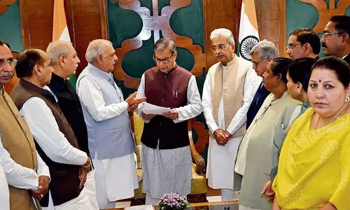 Congress प्रतिनिधिमंडल ने राज्य में कृषि नुकसान और धान घोटाले पर चिंता जताई