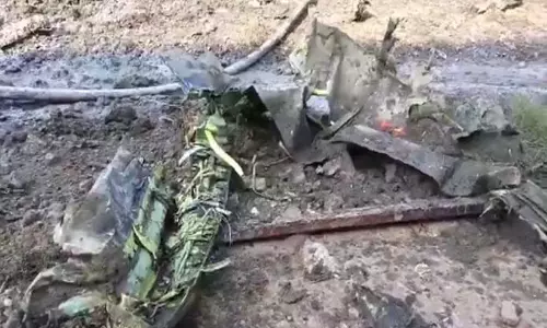BIG BREAKING: भारतीय वायु सेना का पीसी-7 ट्रेनिंग विमान दुर्घटनाग्रस्त
