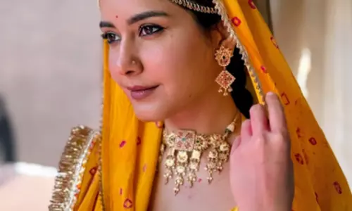 Raashi Khanna ने साझा किया 120 बहादुर के गाने के लिए अपने लुक की मेहनत Raashi Khanna ने साझा किया 120 बहादुर के गाने के लिए अपने लुक की मेहनत