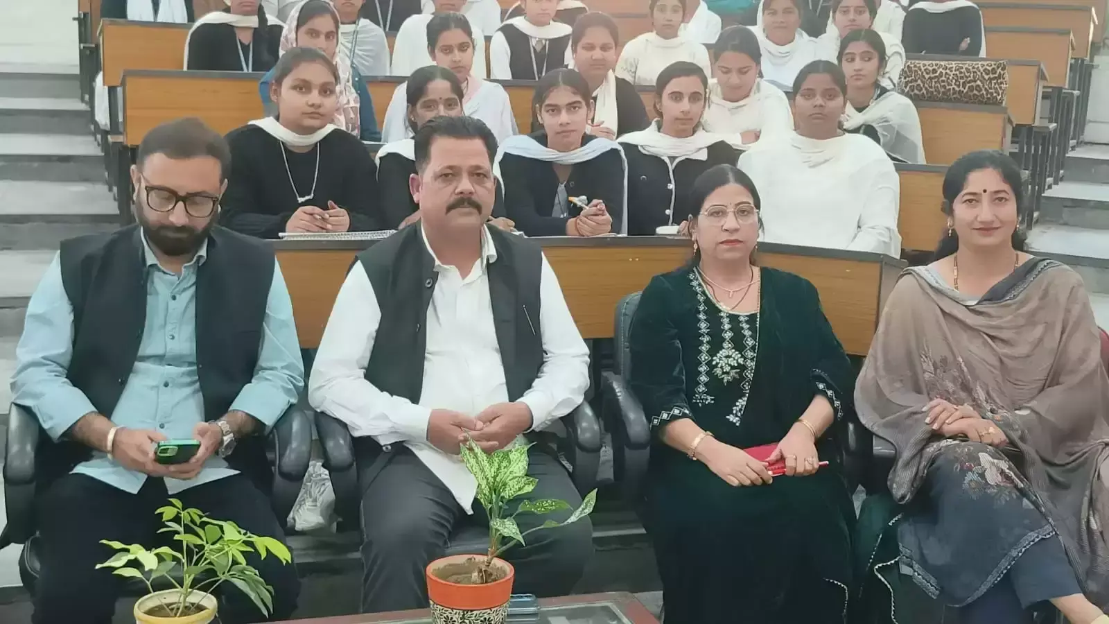 Kathua: डेटा जर्नलिज़्म और एआई स्किल्स पर फोकस करने की अपील Kathua: डेटा जर्नलिज़्म और एआई स्किल्स पर फोकस करने की अपील